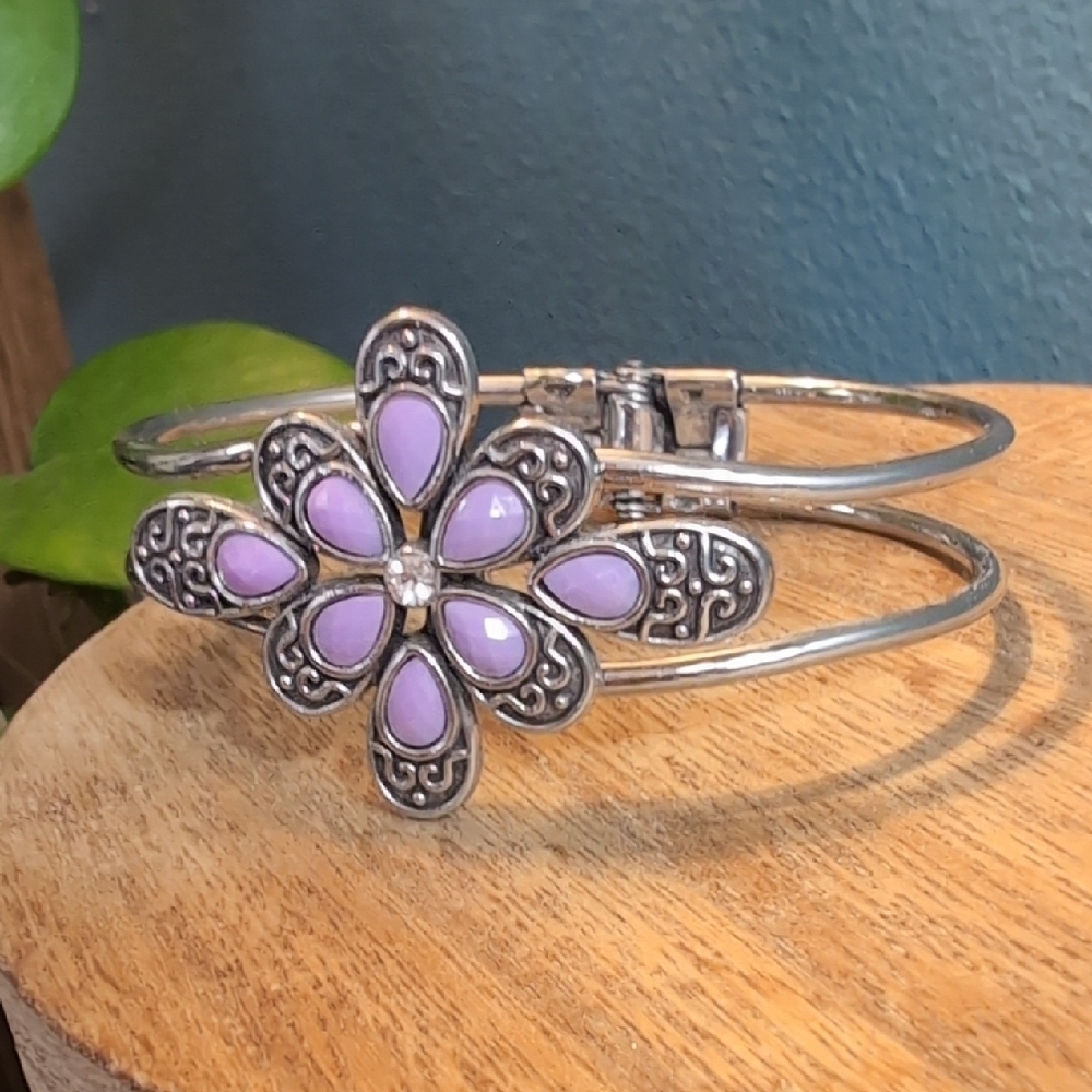 Elegant Silver and Purple Floral Bracelet